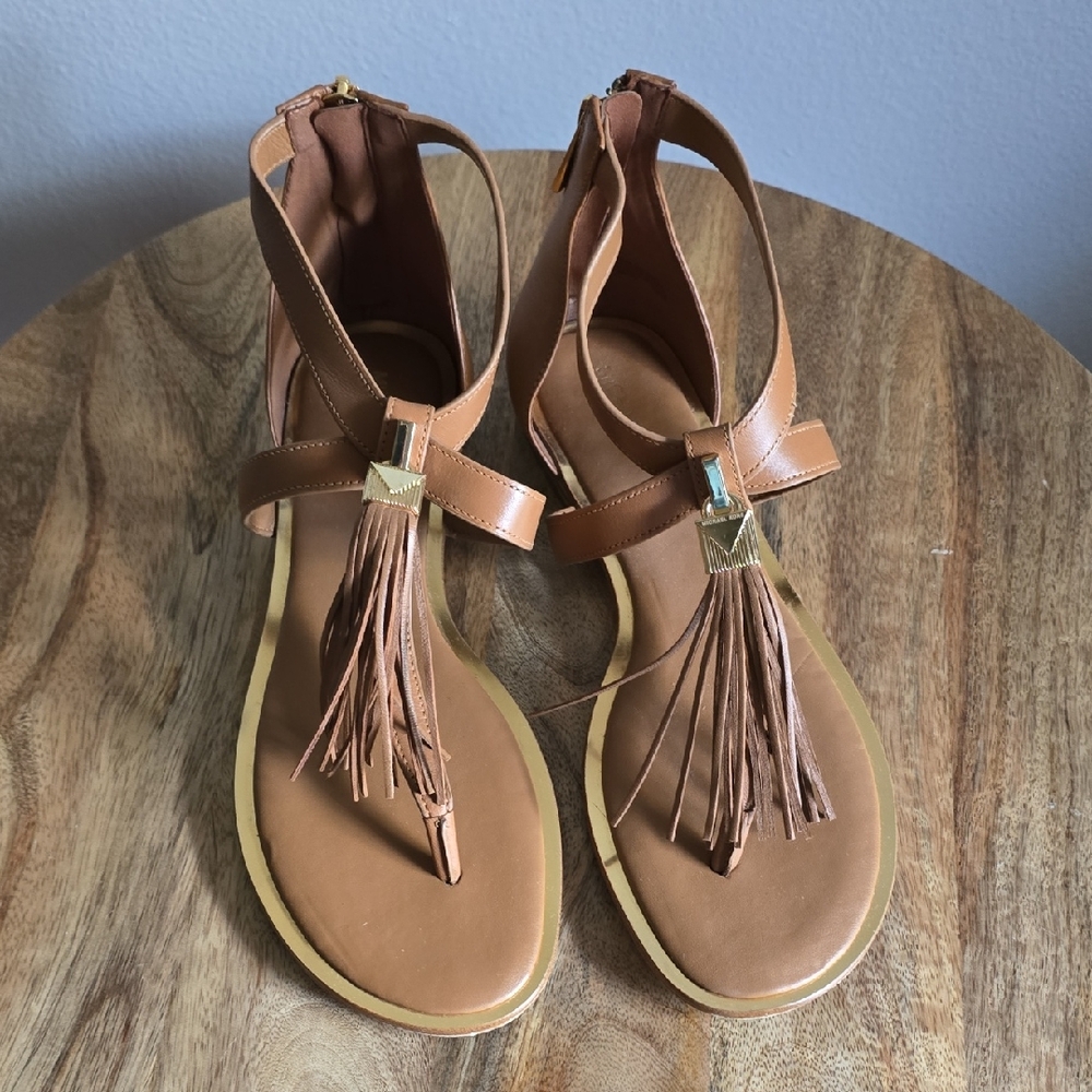 Michael Kors Winslow Flat Sandals Acorn leather Gladiator Lock Tassel Tstrap